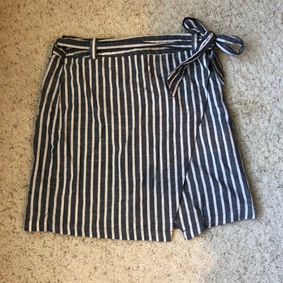 Super cute striped skirt ! - Picture 1 of 4